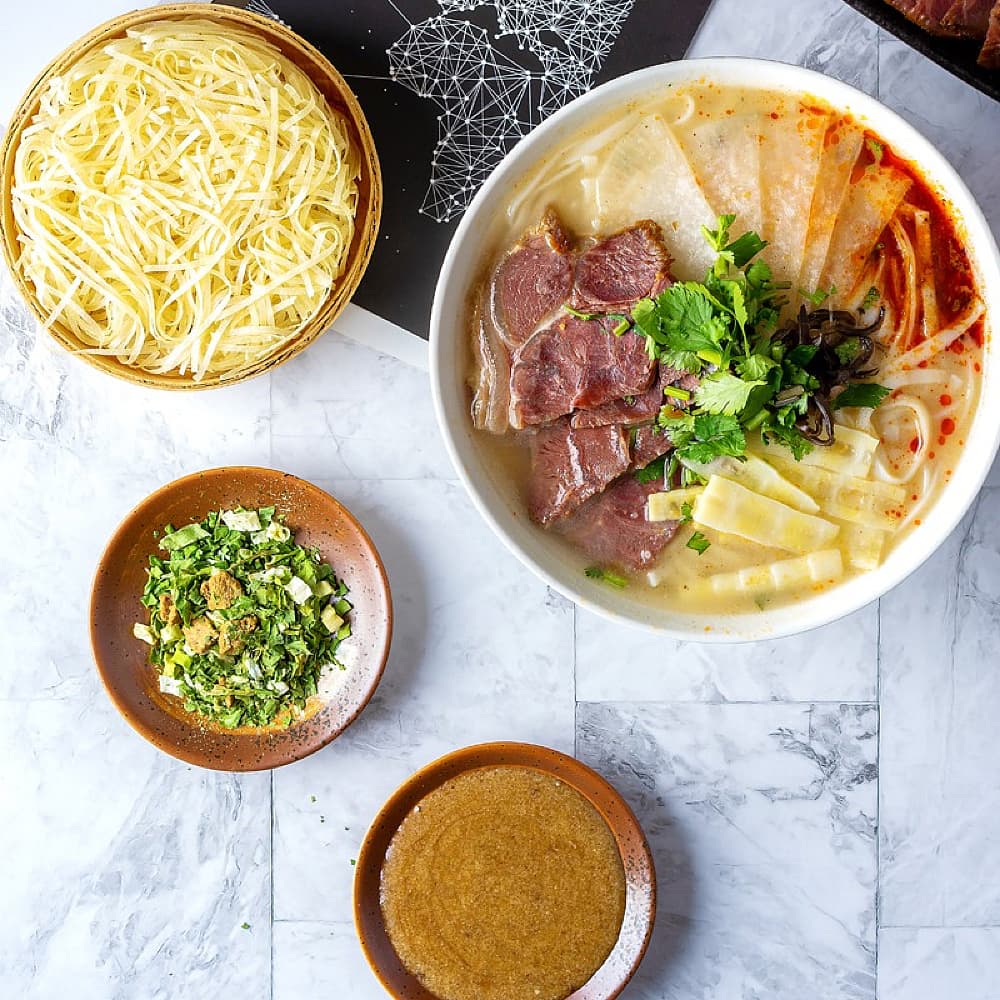 A-Kuan Lanzhou Beef Noodles - Bowl, 95g - Image 2