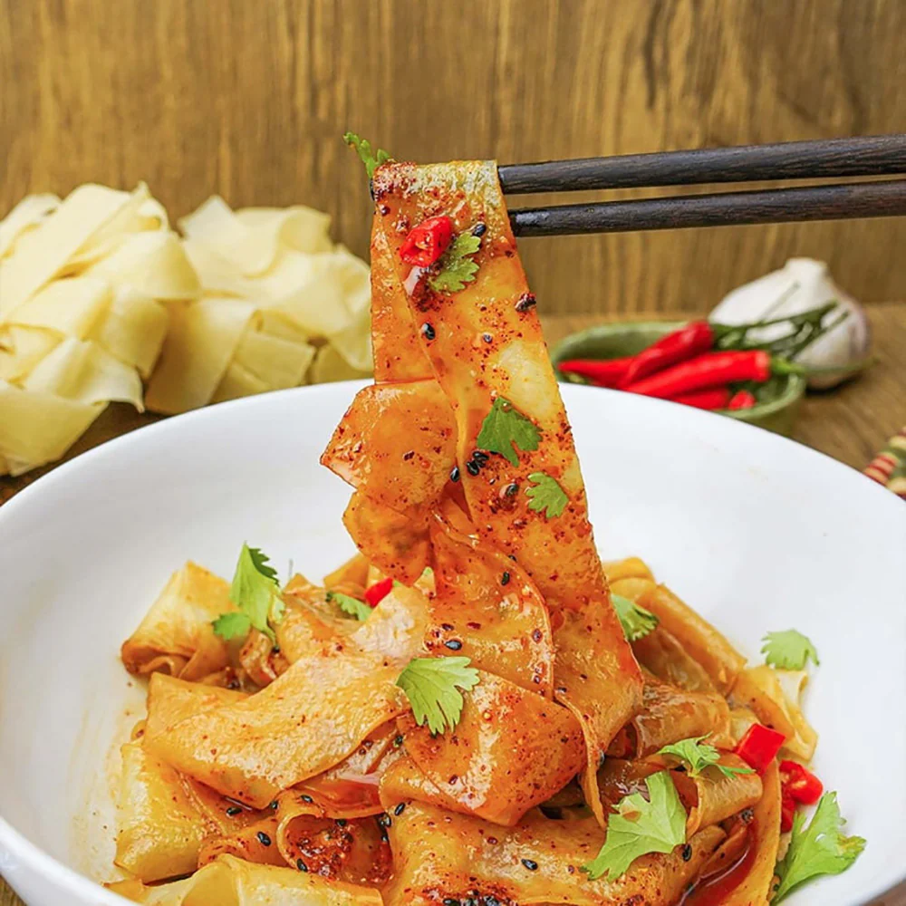 A'Kuan Sweet Spicy Broad Noodles - 115g x 4 Packs - Image 3