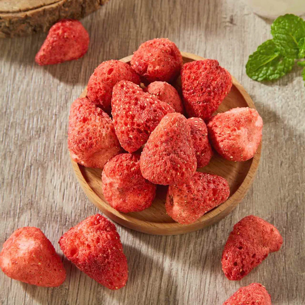 ALDI Delight Strawberry Crisps 30g – Limited Import - Image 3