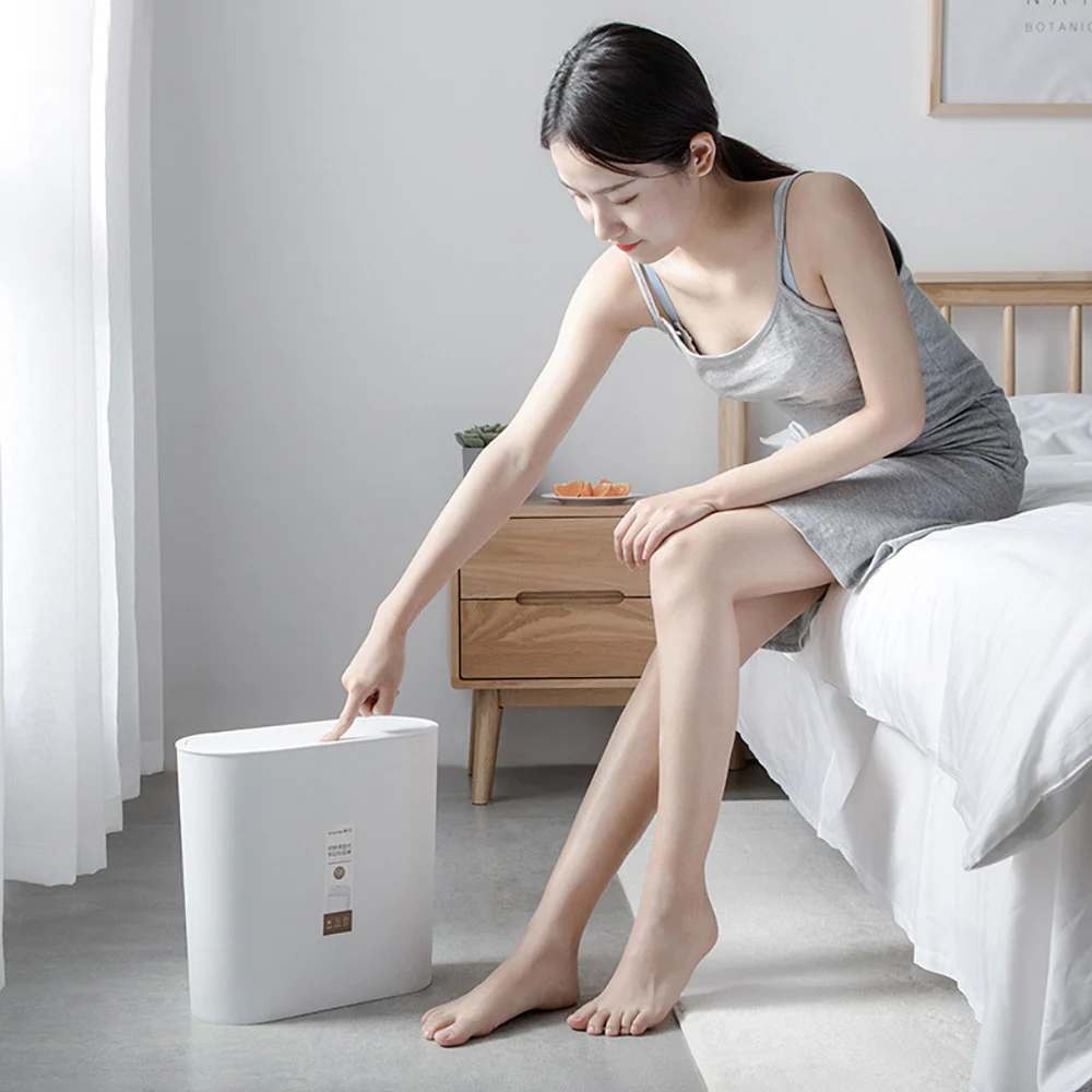 Chahua Collin Flip-Top Narrow Trash Can - White