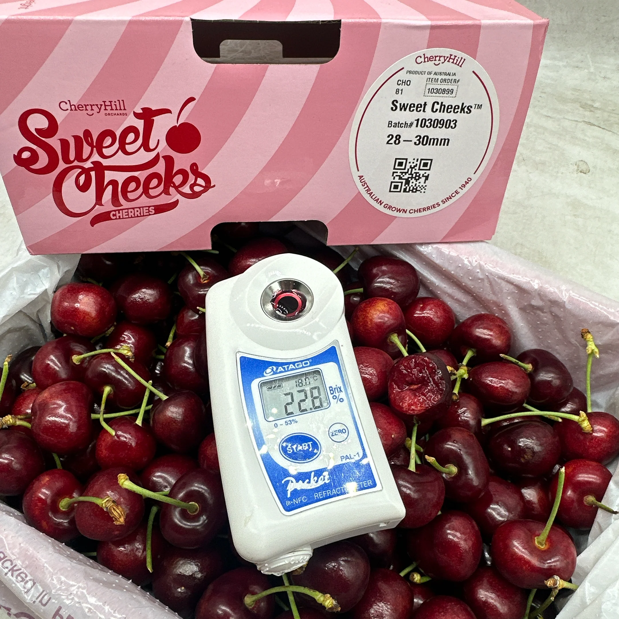 Cherryhill Sweet Cheeks Zero-Acid Cherries 28–30mm Gift Box – 2kg - Image 2