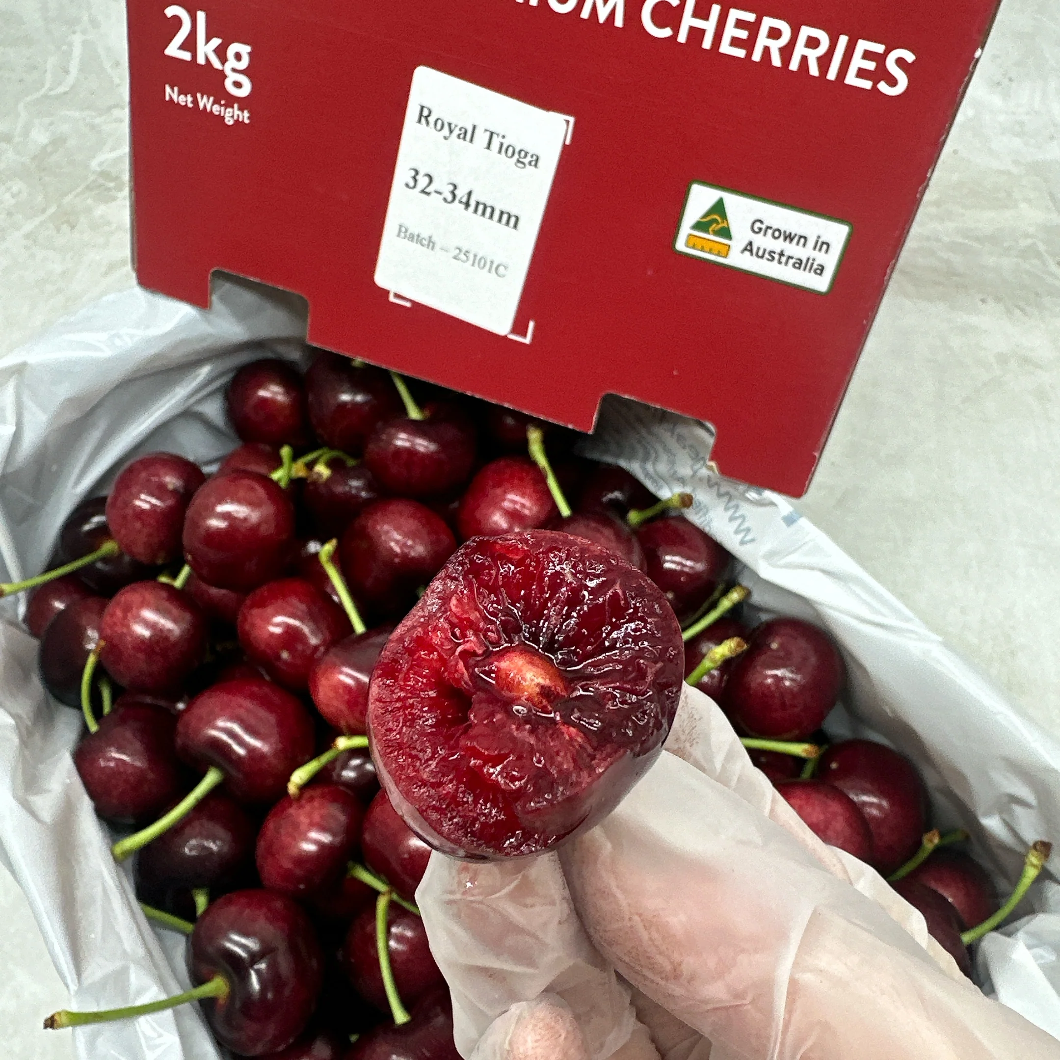 Cotsaris Royal Tioga Cherries 32–34mm Gift Box – 2kg