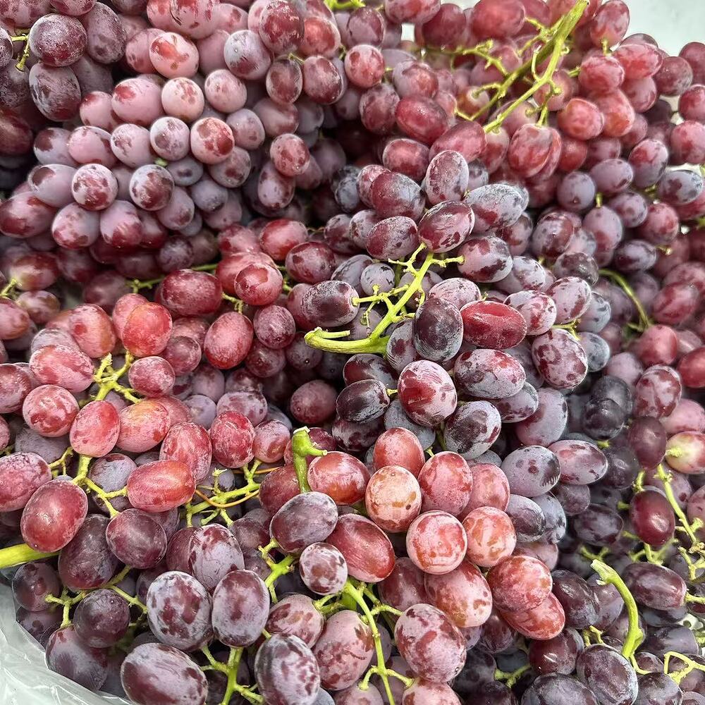 Crimson Seedless Grapes - 1kg - Image 2