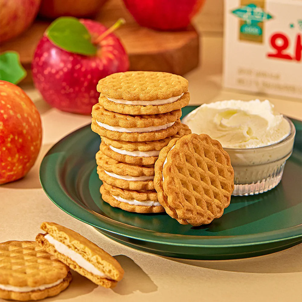 Crown Apple Waffle Sandwich Biscuits 91g - Image 3