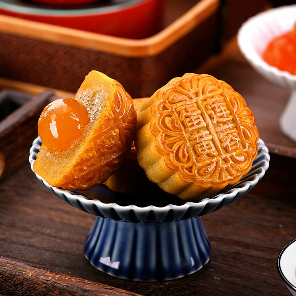 Dao Xiang Cun Golden Dragon Mooncake Gift Box – 16 Pieces, 895g - Mid-Autumn Festival Assorted Mooncakes Gift Set - Image 3