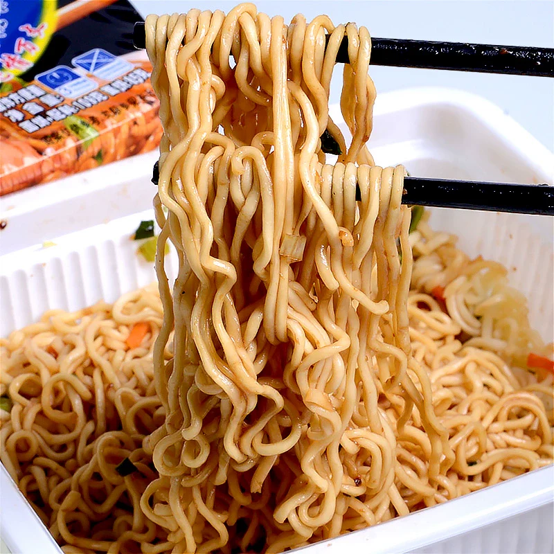 Doll Fried Noodle Deep Fried Garlic & Chili Flavour - 112g - Image 2