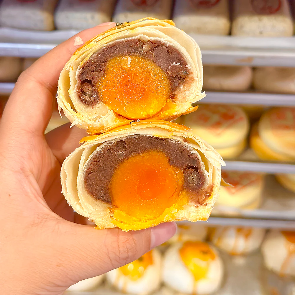 Dragon Pastry Mochi & Salted Egg Yolk Pastry - 3 Pieces - Image 3