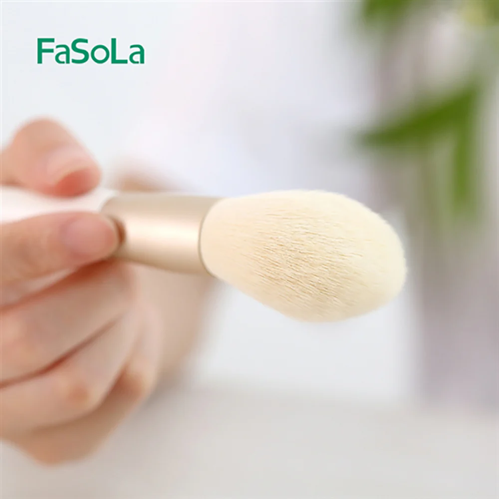 FaSoLa Makeup Brush Set with Pouch - 4 Pieces, White - Image 3