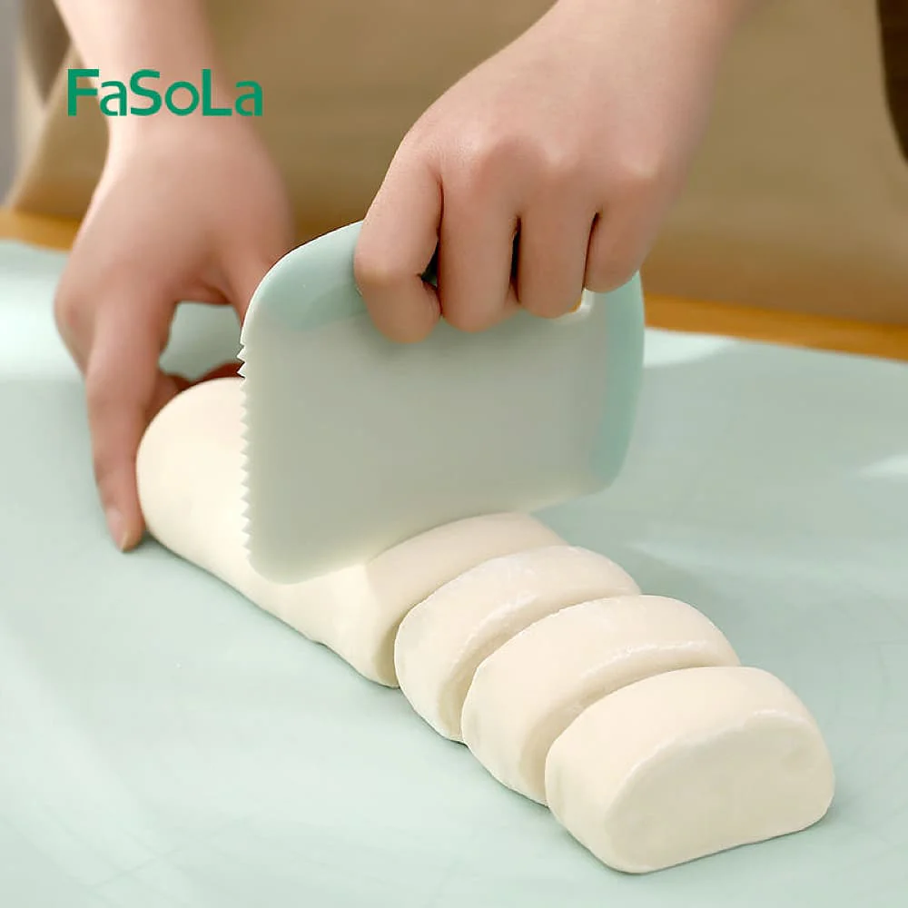 FaSoLa Multi-Functional Dough Cutter - Green, 14.5*10cm - Image 3
