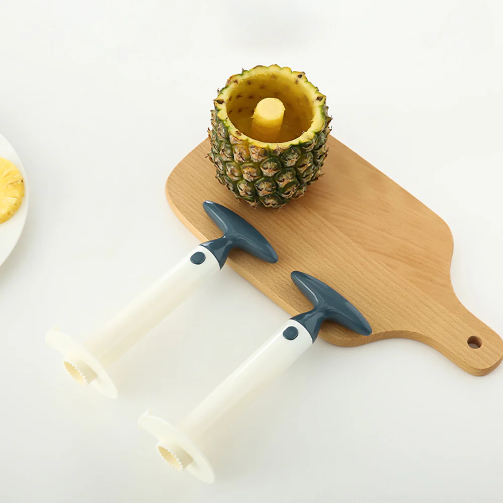 FaSoLa Pineapple Corer and Slicer - White and Blue