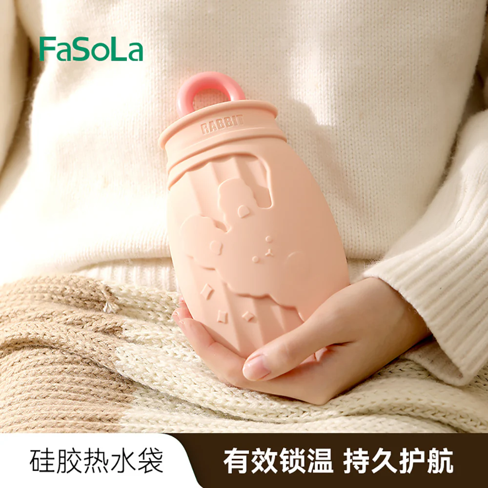 FaSoLa Silicone Hot Water Bottle with Knitted Cover - Beige Giraffe, 500ml - Image 2
