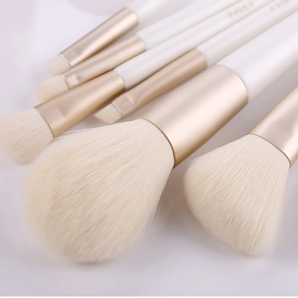 FaSoLa White Loose Powder Brush - Image 2