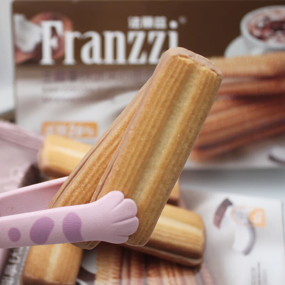 Franzzi Reduced Sugar Raw Coconut Latte Sandwich Cookies - 92g - Image 3