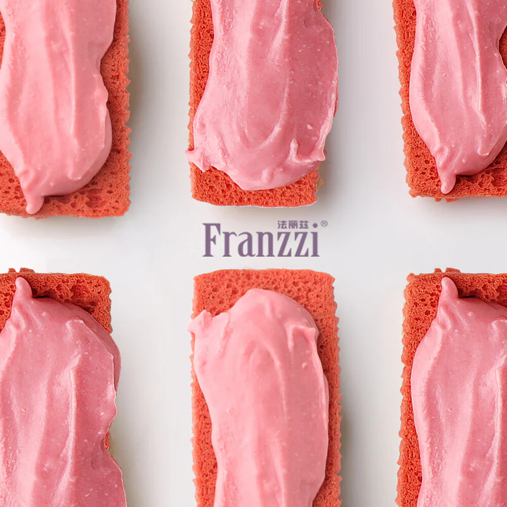Franzzi Reduced-Sugar Red Velvet Strawberry Sandwich Cookies - 92g - Image 3