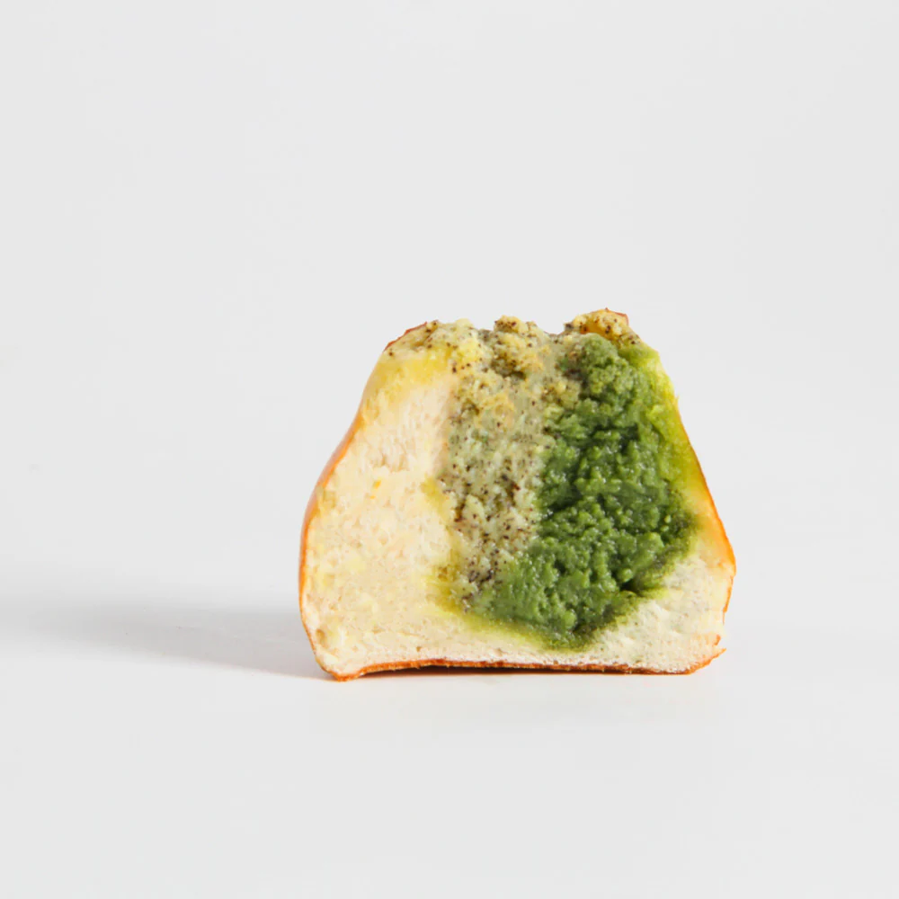 Frozen Earl Grey & Uji Matcha Bun 105g - Image 2