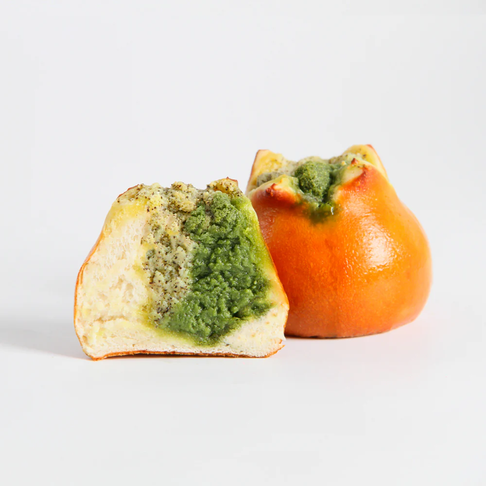 Frozen Earl Grey & Uji Matcha Bun 105g - Image 3