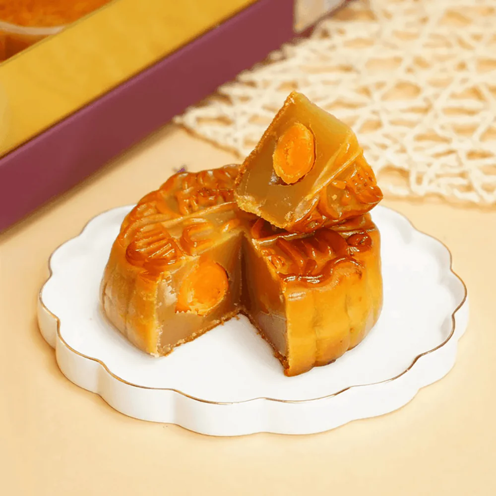 Gift Box Hong Kong Maxim's Mooncake 3 Egg Yolks White Lotus Seed Paste 4 Pieces 740g - Image 3