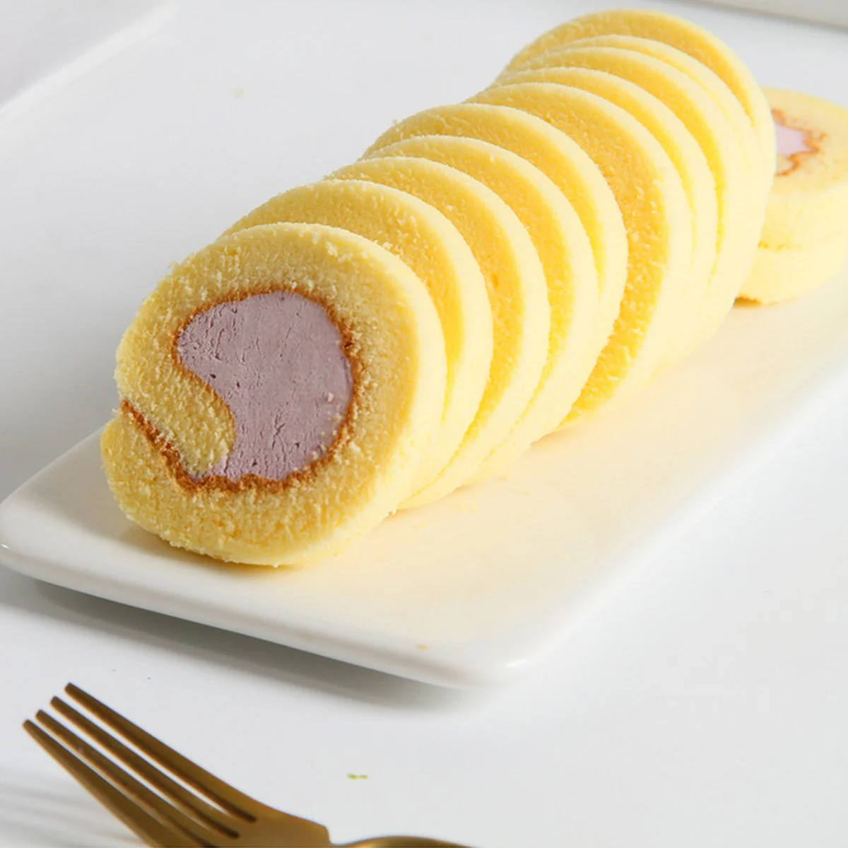 Frozen Japanese-Style Taro Cream Mini Swiss Rolls – 24 Pieces, 200g - Image 4