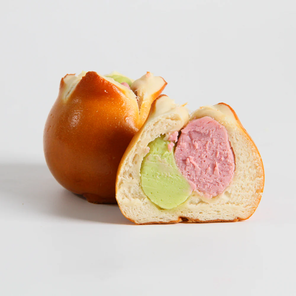Frozen Raspberry & Pistachio Pretzel Bun 105g - Image 2