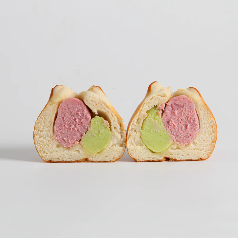 Frozen Raspberry & Pistachio Pretzel Bun 105g - Image 3