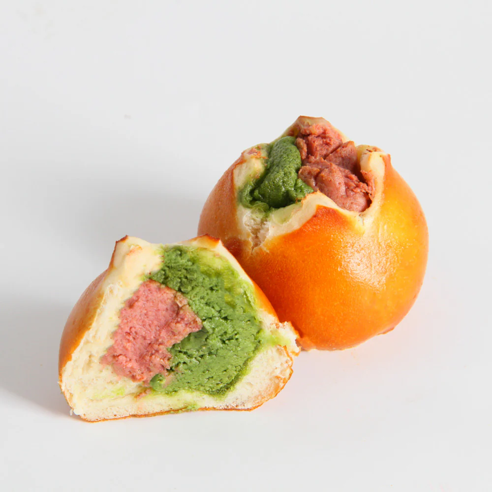 Frozen Strawberry & Matcha Sweet Bun 105g - Image 2