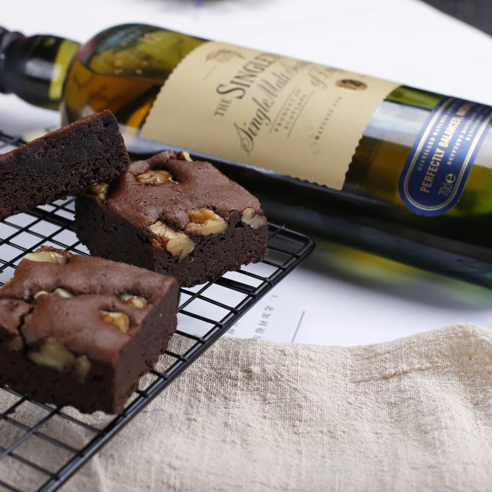 Frozen Walnut Chocolate Brownies – 4 Pieces, 135g - Fudgy Dessert Squares Ready to Heat & Serve - Image 2