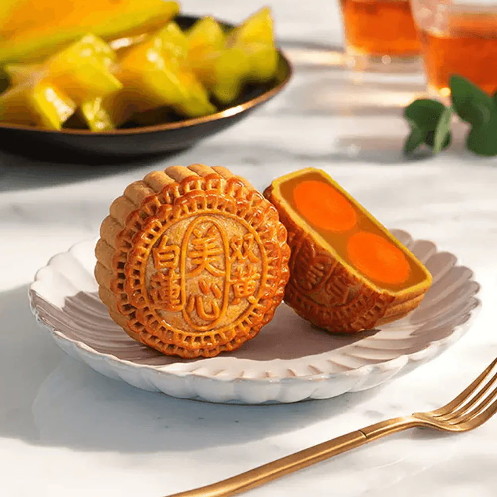 Gift Box Hong Kong Maxim's Mooncake Double Yolk White Lotus Seed Paste Single Pack 185g - Image 2