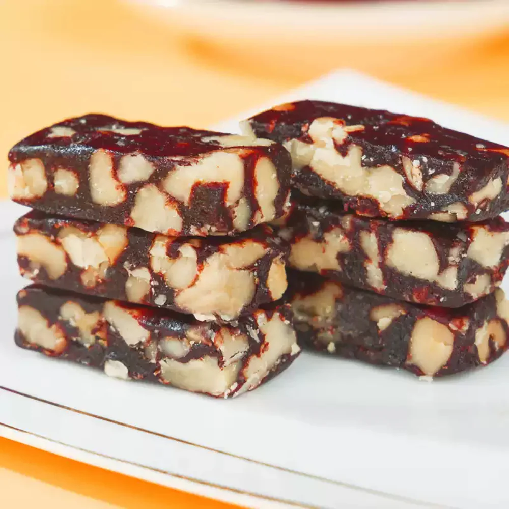 Haoxiangni Dates & Walnut Fruit Bar - 80g - Image 5