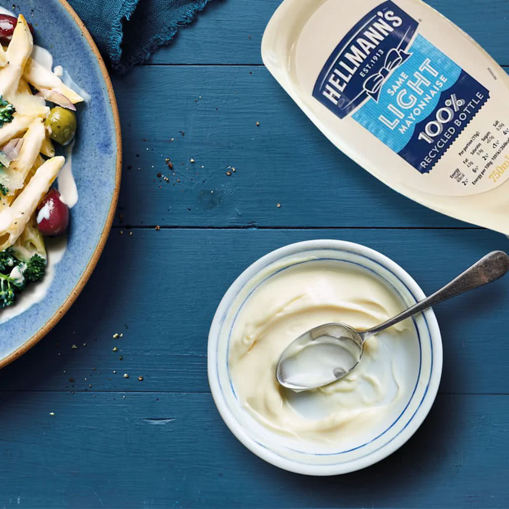 Hellmann's Light Mayonnaise Squeeze Bottle 750ml – Reduced-Fat Egg Mayo Spread, 100% Recycled Bottle - Image 3