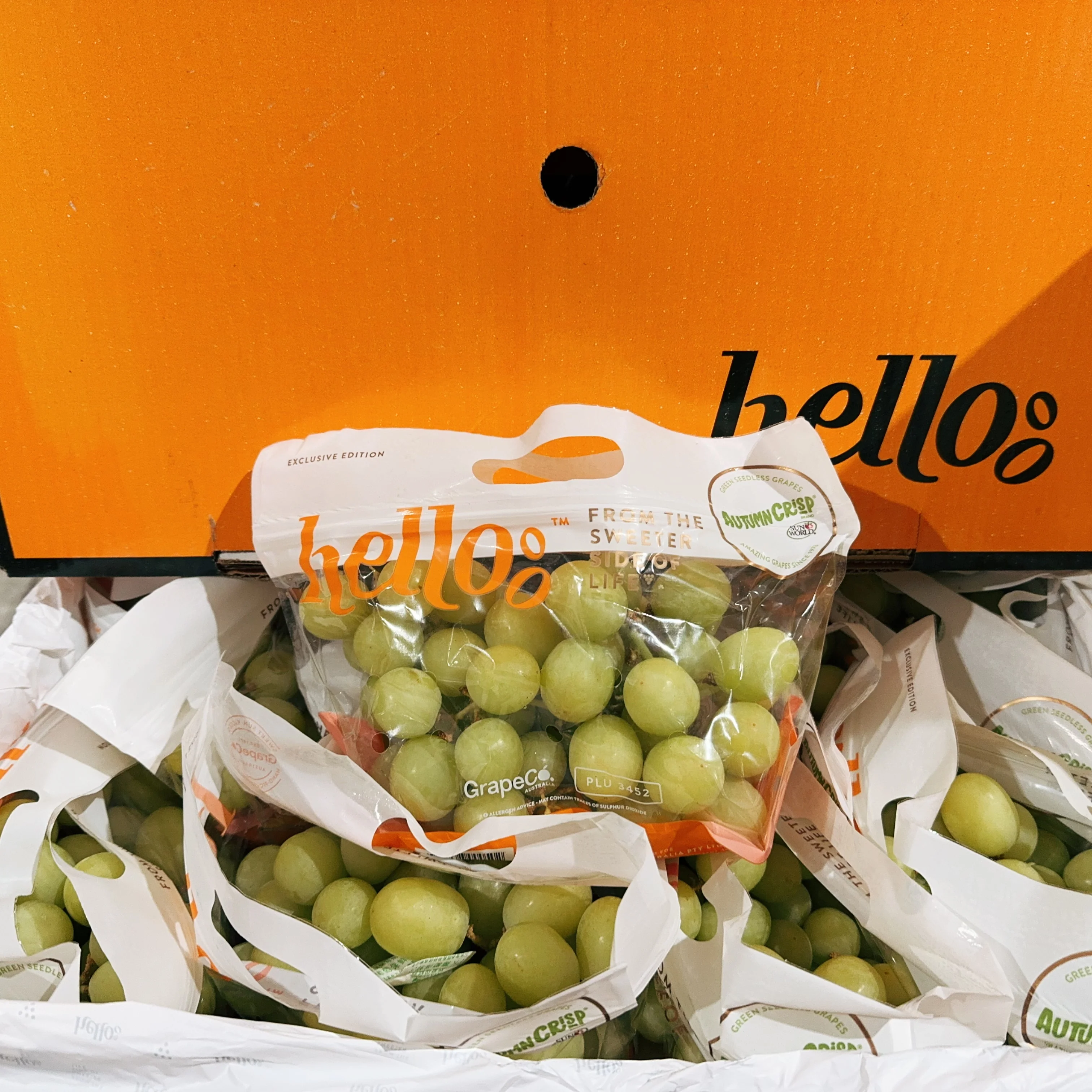 Hello Autumn Crisp Grapes - 900g - Image 2