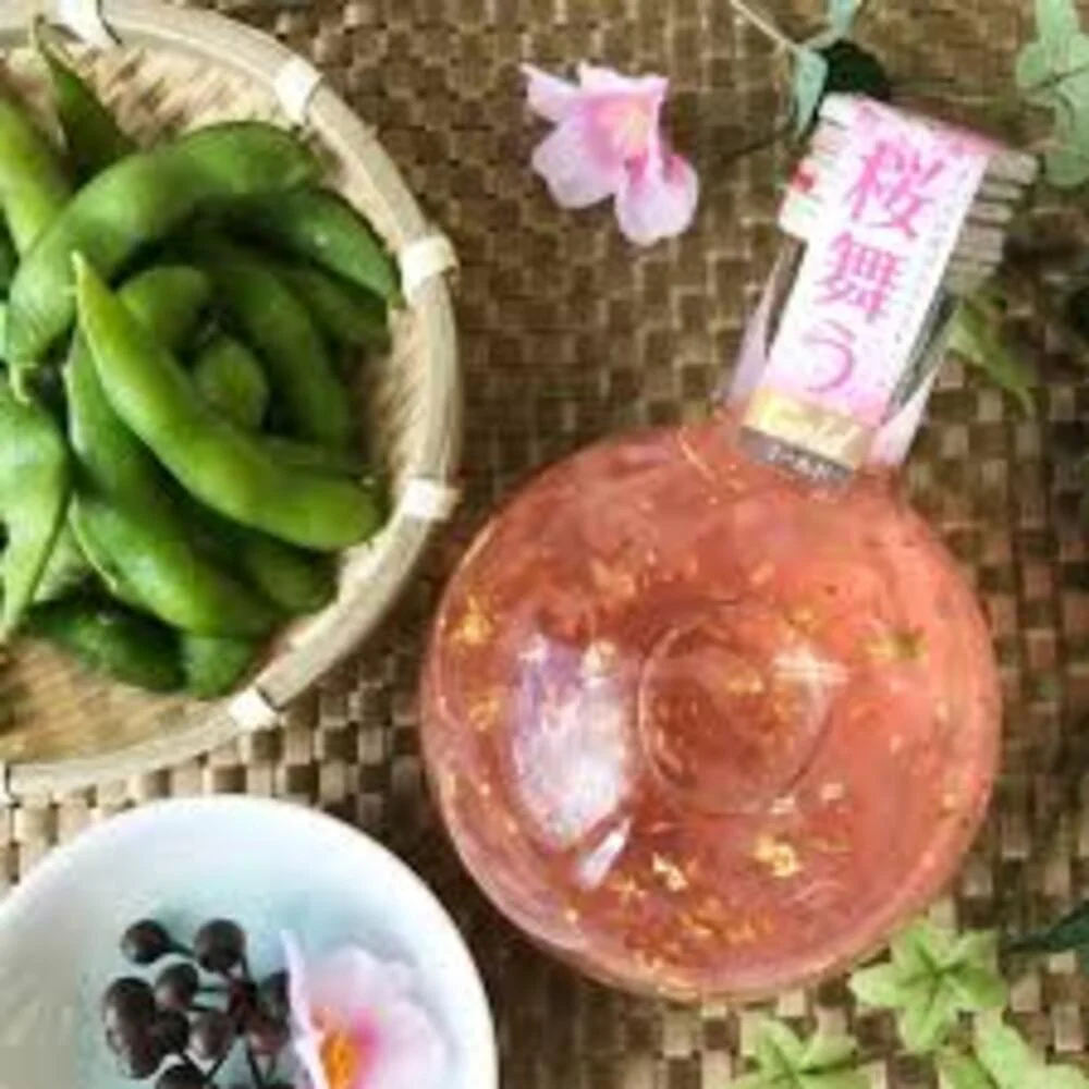 Hokoen Sakura-Mai Gold Peach Liqueur 9% ABV 300ml – Japanese Peach Liqueur with Edible Gold Leaf & Sakura Petals - Image 2