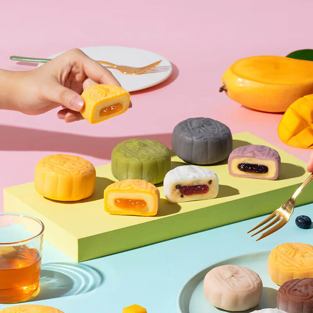 Hong Kong MX Snowy Mooncake Gift Box - 8 Pieces, 850g - Image 3