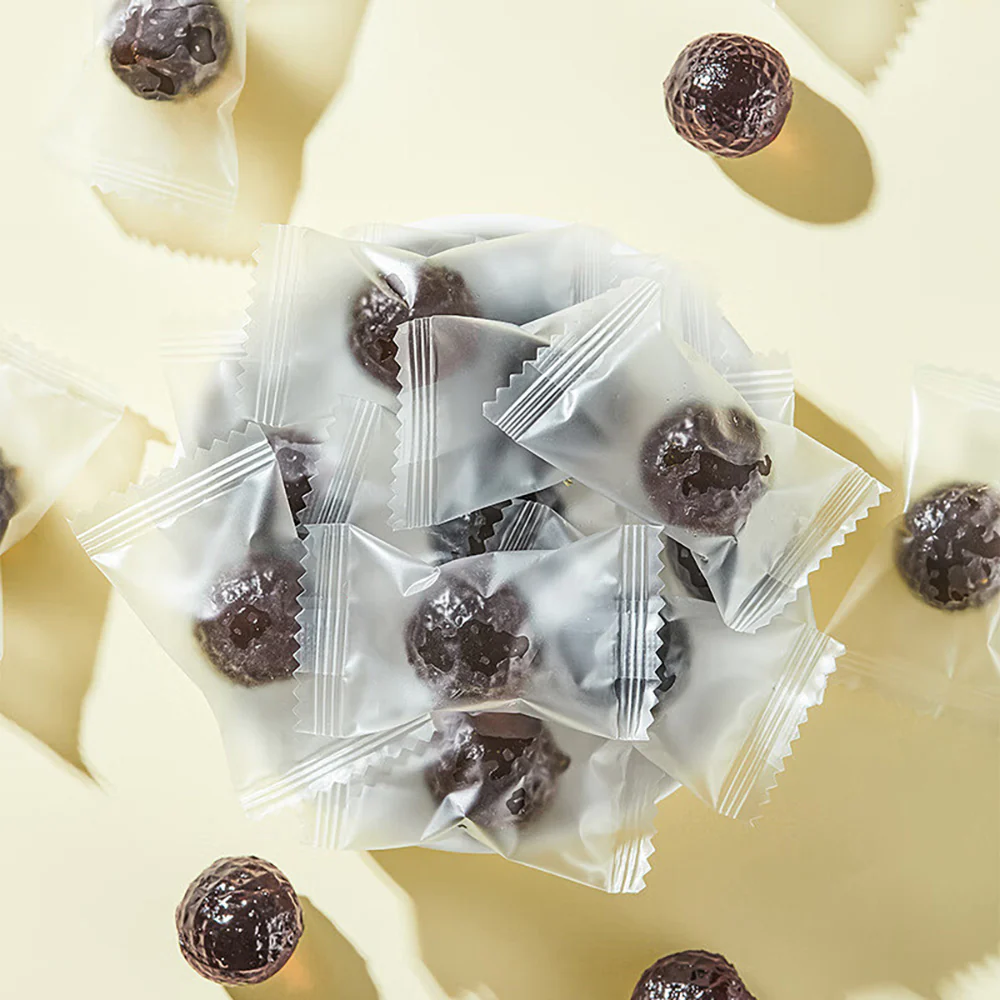 HOOSY Tomato and Black Plum Filled Soft Candy - 30g - Image 3