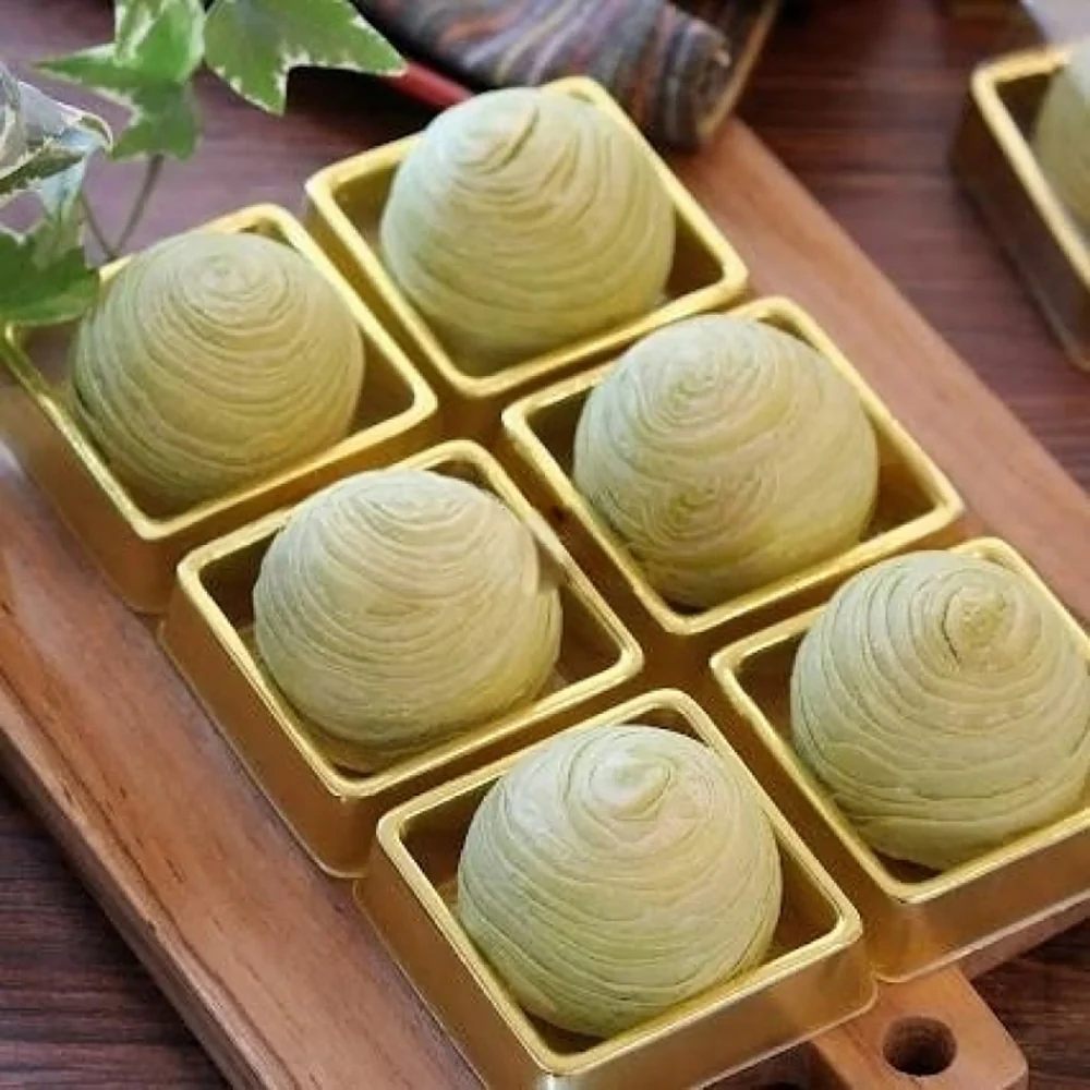 Isabelle Green Tea Mochi with Red Bean - 4 Pieces, 172g - Image 3