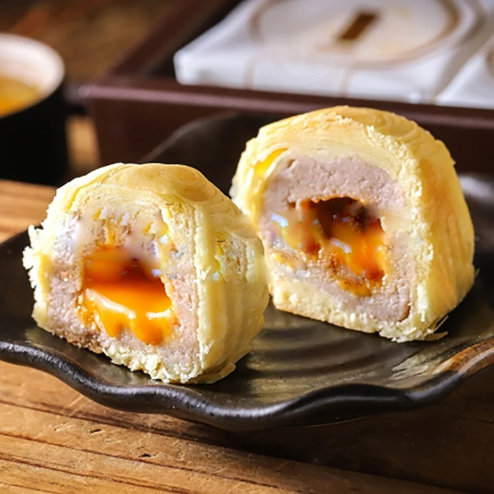 Isabelle Taro and Salted Egg Yolk Pastry - 4 Pieces, 172g - Image 4