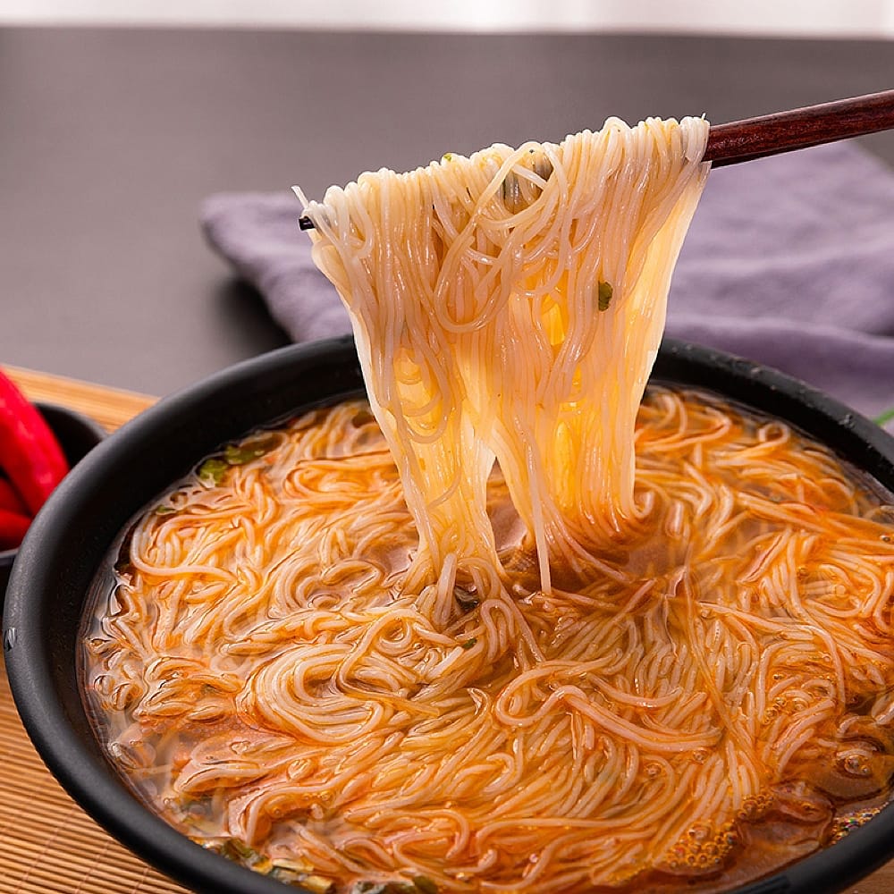 Jiaxiangren Instant Rice Noodles with Braised Beef Flavor - 4 Packs, 400g - Image 2