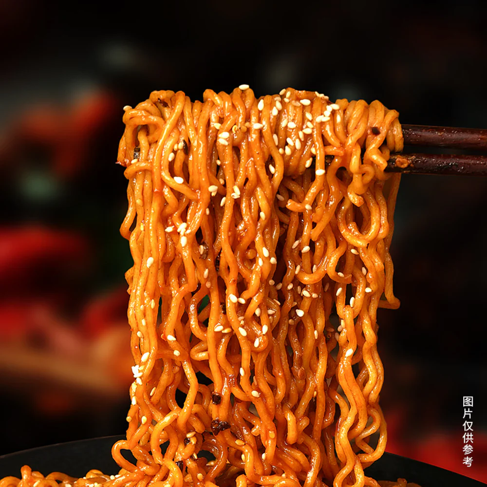 Jinmailang “1.5 Bag” Sesame Hot Chicken Dry Stir-Fry Instant Noodles – 132g x 5 Packs - Image 2