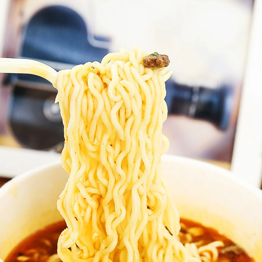 Kang Shi Fu Braised Beef Flavor Instant Noodles - 110g x 12 Bowls - Image 2