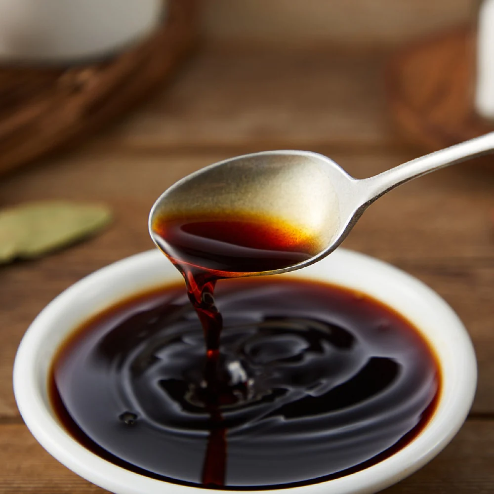 Kimlan Low-Sodium Soy Sauce - 590ml - Image 2