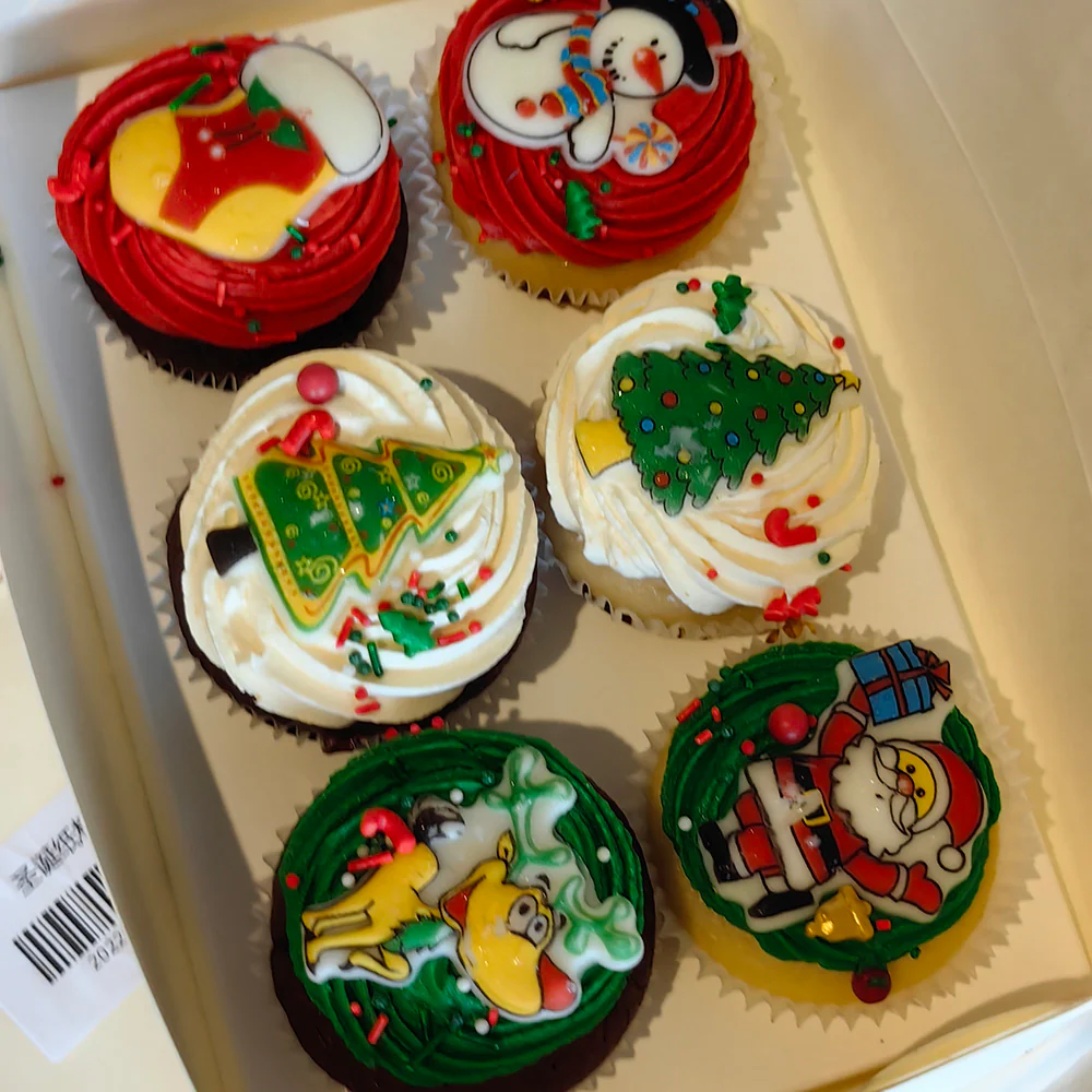 KNK Christmas Themed Cupcakes - 6 Pieces, 800g - Image 3