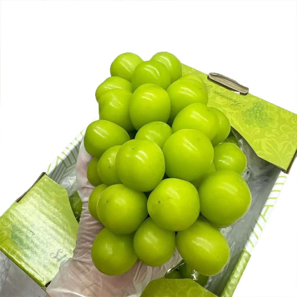 Korean Shine Muscat Grapes - Whole Box 2kg