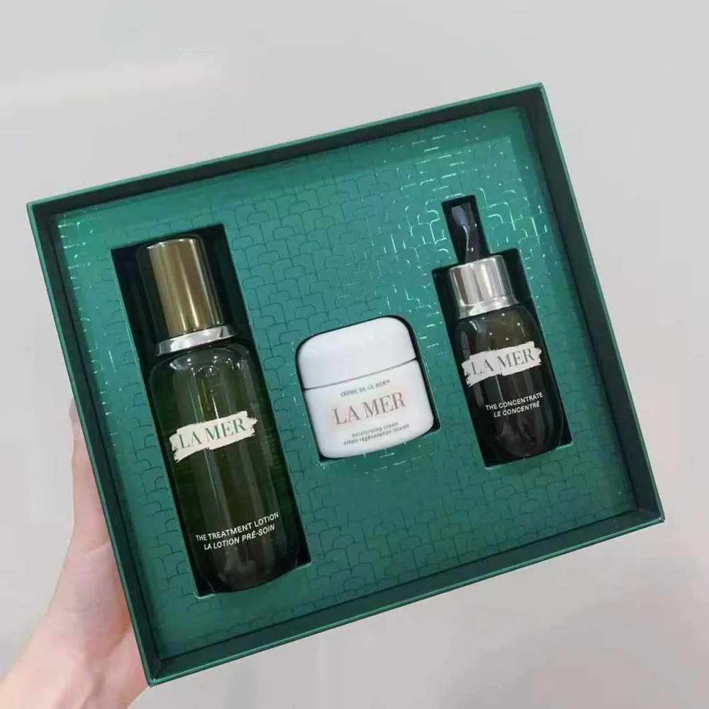 La Mer Skincare Gift Set – The Treatment Lotion 100ml + Crème de la Mer 30ml + The Concentrate 30ml - Image 2