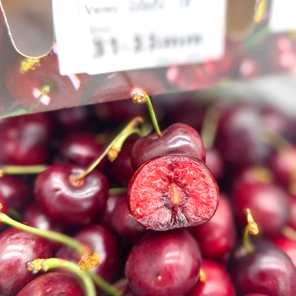 Latina Fruits SMS16 Cherries Gift Box 31-33mm - 2kg