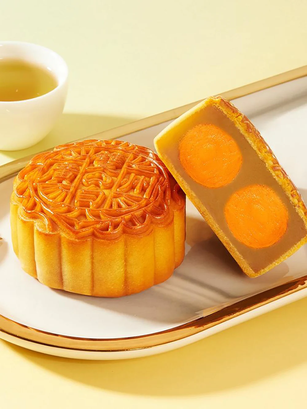 Likoufu Double Yolk Pure White Lotus Paste Cantonese Mooncakes 4pcs 720g - Image 2