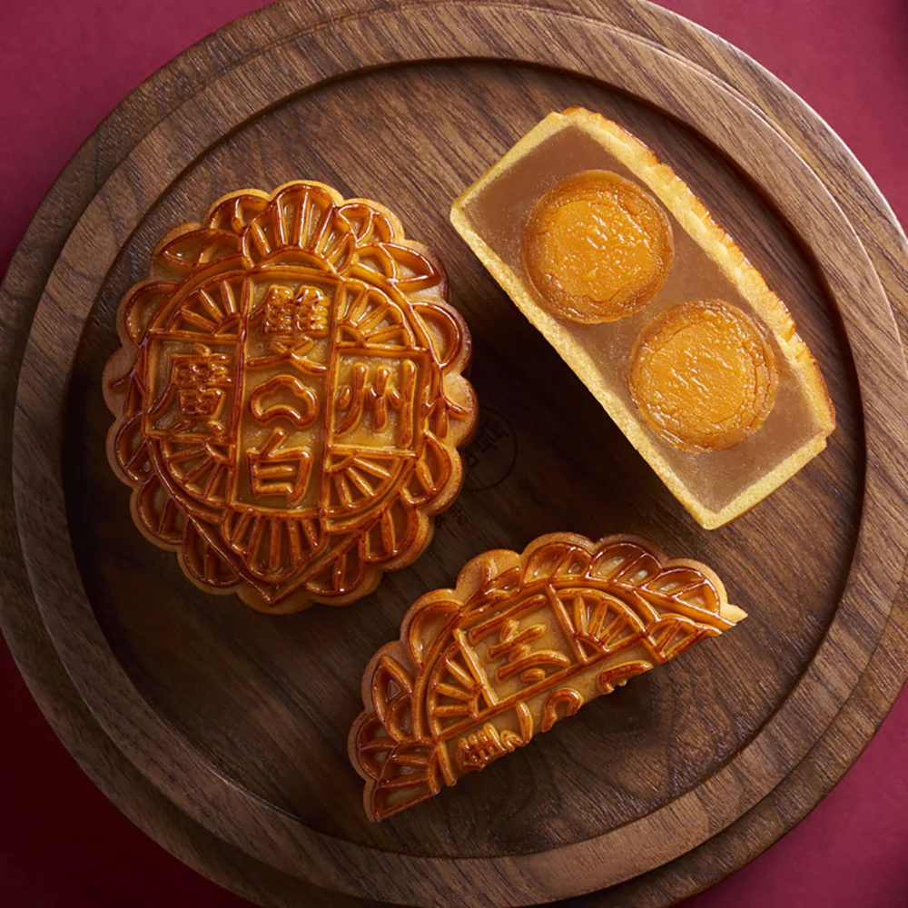Likoufu Double Yolk Pure White Lotus Paste Cantonese Mooncakes 4pcs 720g - Image 5