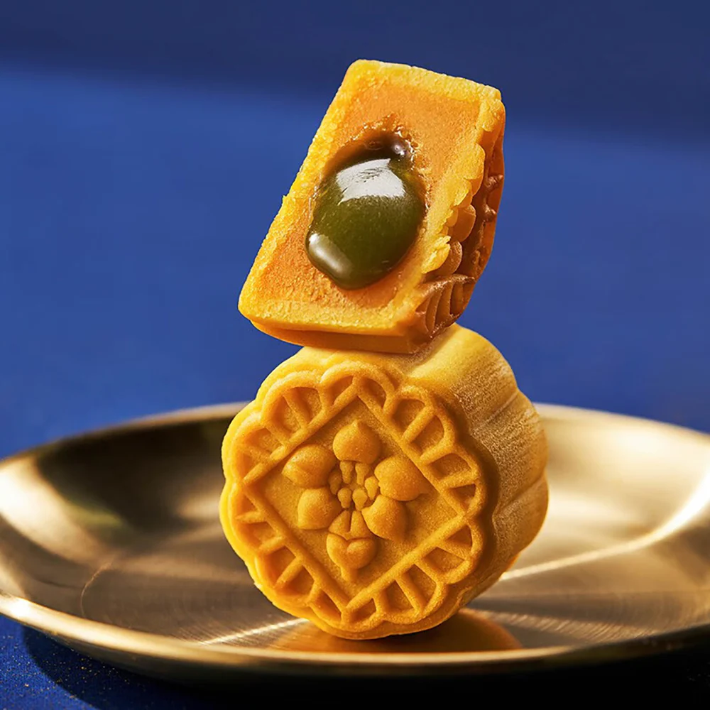 Likoufu Guangzhou Restaurant Lava Custard Cantonese Mooncakes 8pcs 400g - Image 4