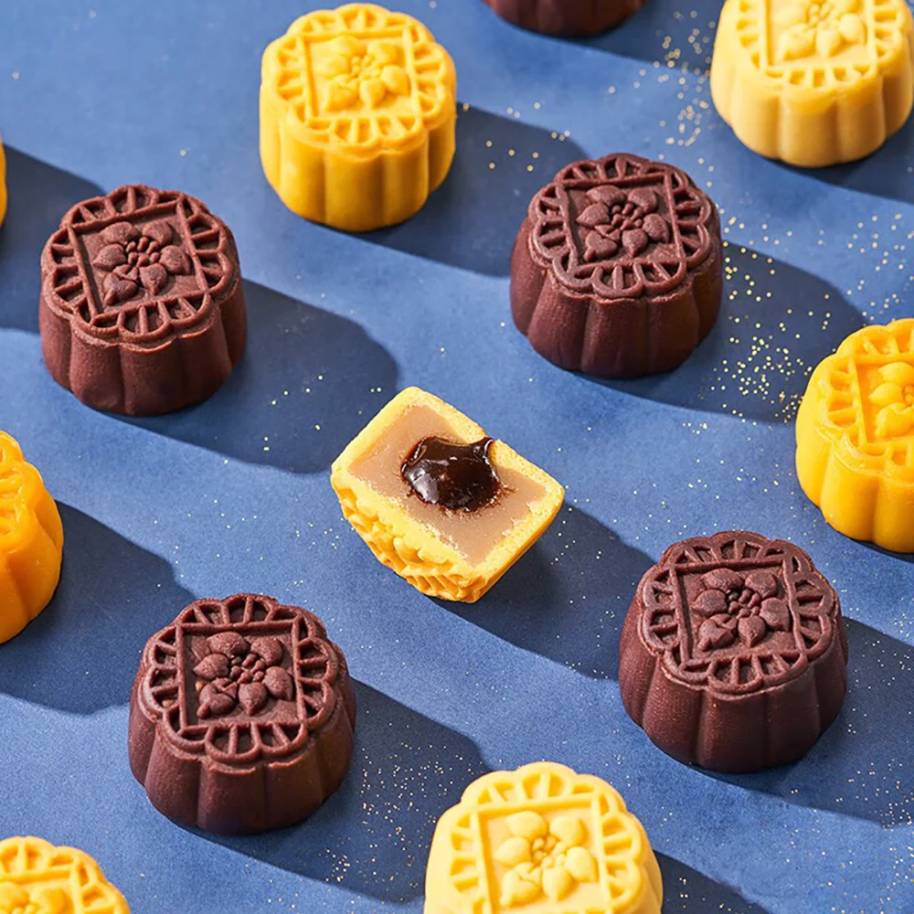 Likoufu Guangzhou Restaurant Lava Custard Cantonese Mooncakes 8pcs 400g - Image 5