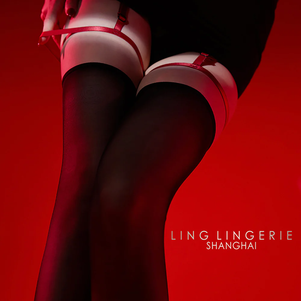 Ling Lingerie Kizuna Series Red and Black Contrast Stockings with Leg Bands - Image 3