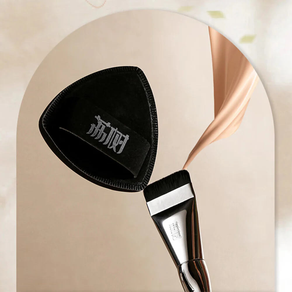 Lishu Flawless Base Makeup Black Pineapple Puff Brush Set - Image 4