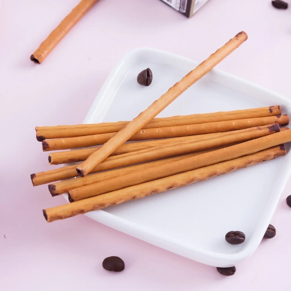 Lotte Toppo Dark Cocoa Cream-Filled Sticks - 72g - Image 2